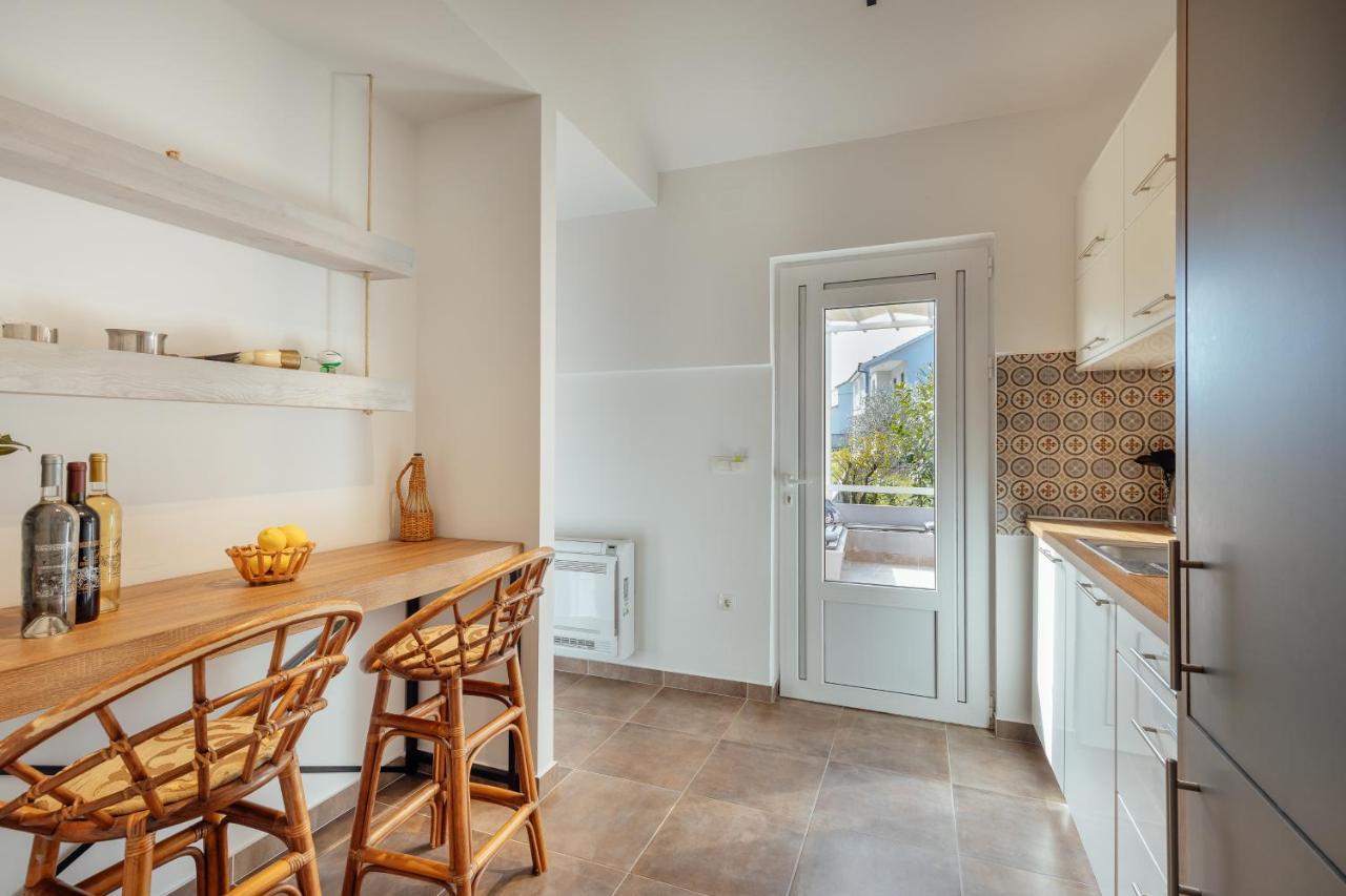 Stylish Mini-House With Garden & Beach Bijela Exterior foto